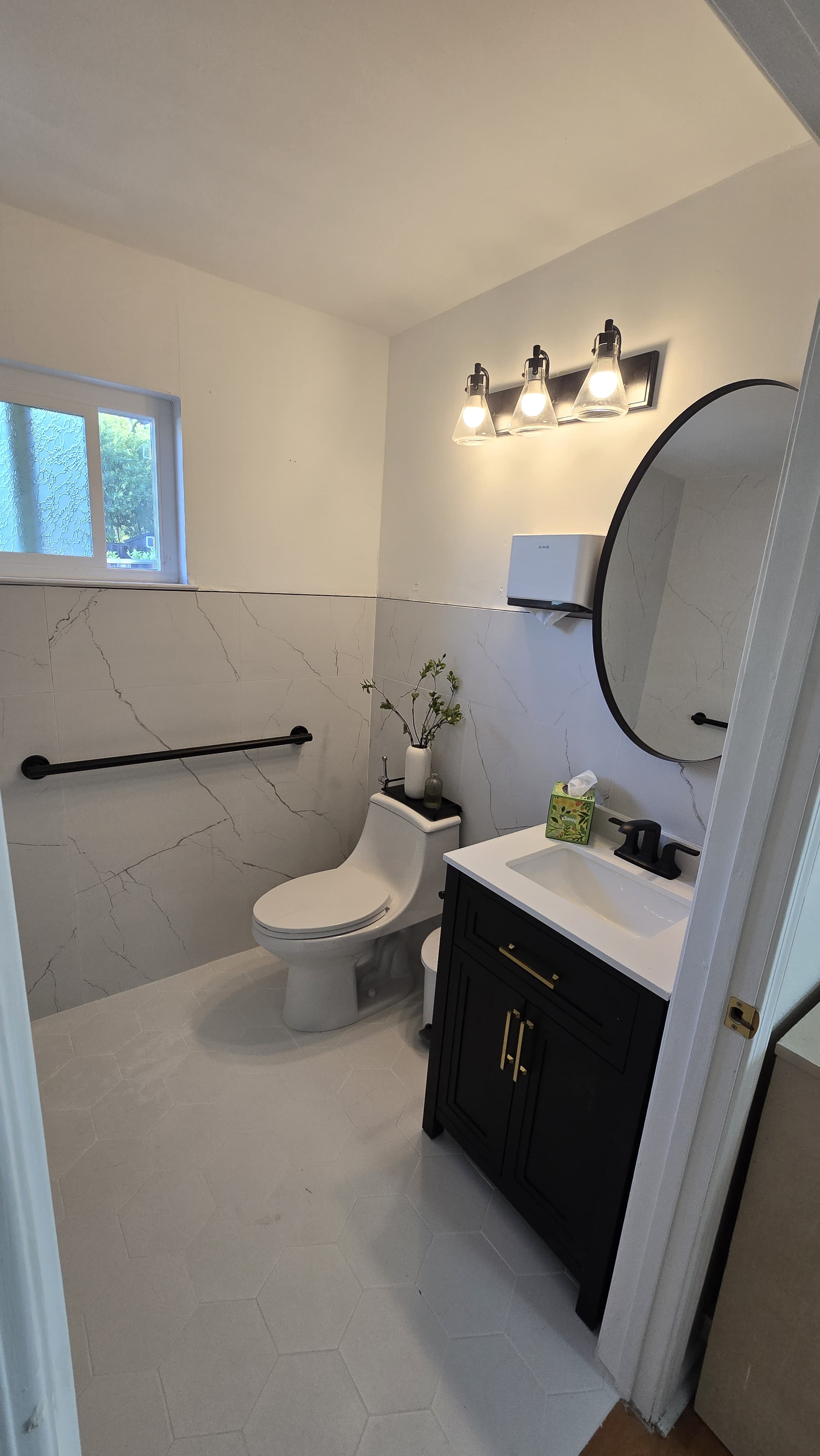 Clean bathroom at Brittany Lane Care Home